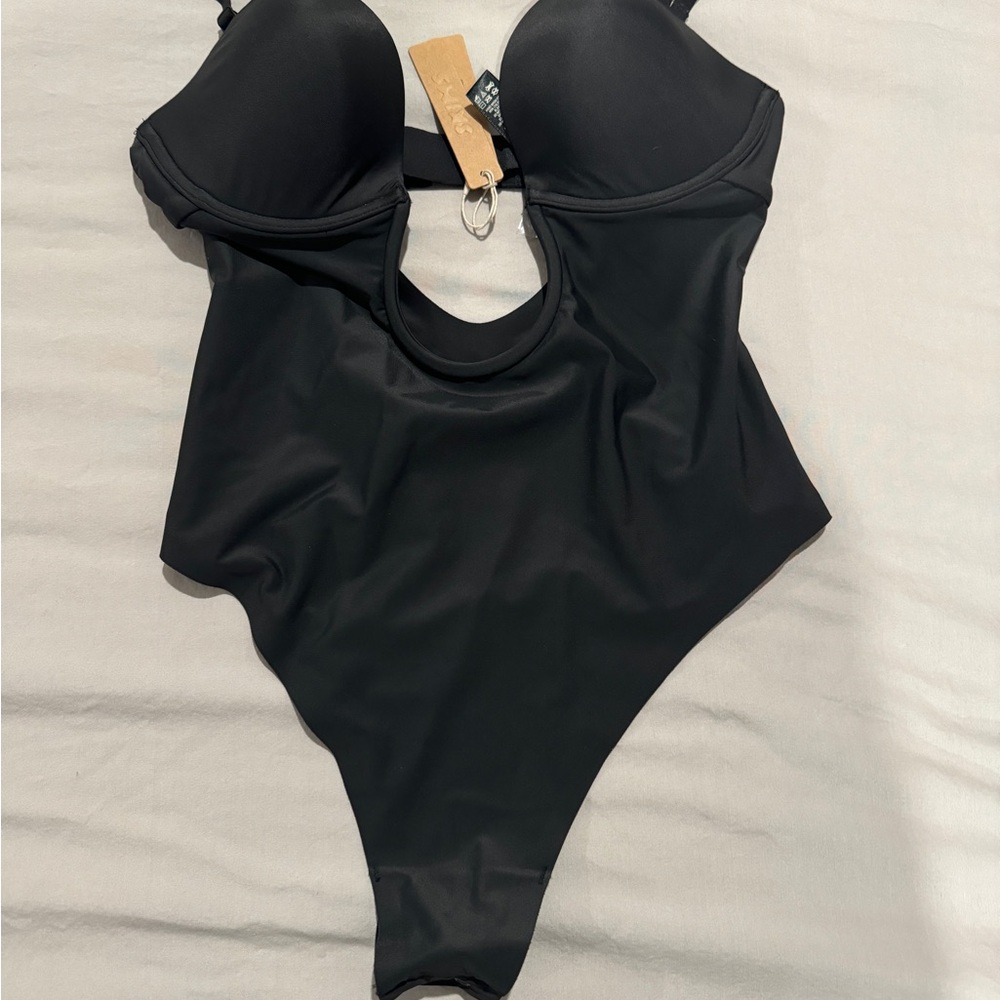 SKIMS thong bodysuit with U bra shape NWT size M